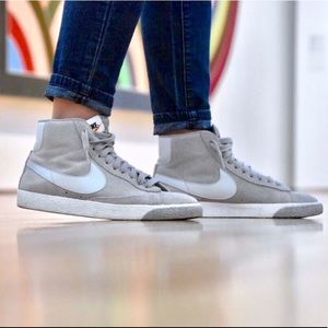 Nike mid blazer